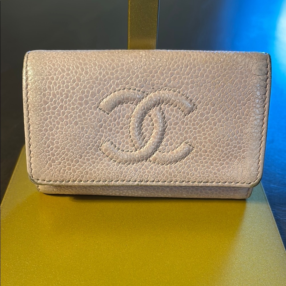 Chanel Light Pink Leather Butterfly Camellia Textured 6 Key Holder Preowned